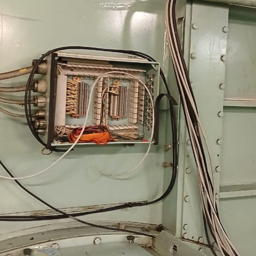 ship electrical cable laying